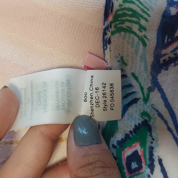 Lilly Pulitzer Resort Scarf - Picture 7 of 7